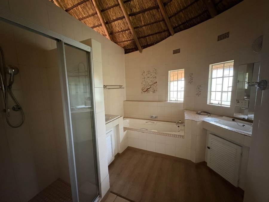 5 Bedroom Property for Sale in Protea Park North West